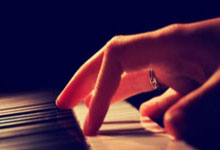 196体育：籃網主帥稱西蒙斯天天努力 投籃能力值得信賴.